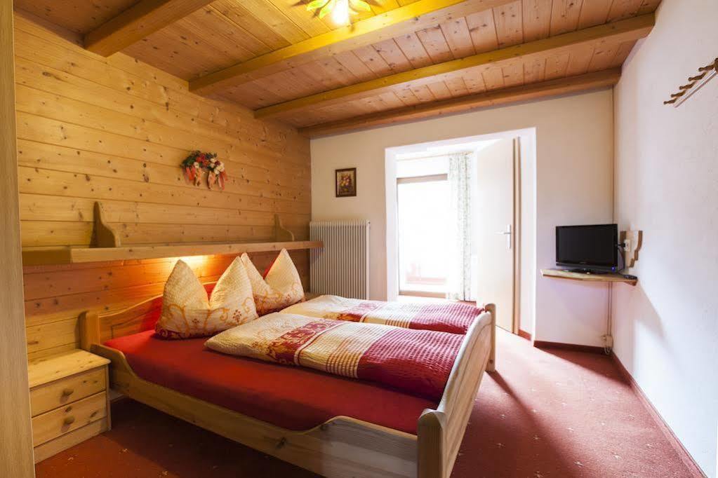 Bed and Breakfast Haus Steinbock Neustift im Stubaital Exterior foto